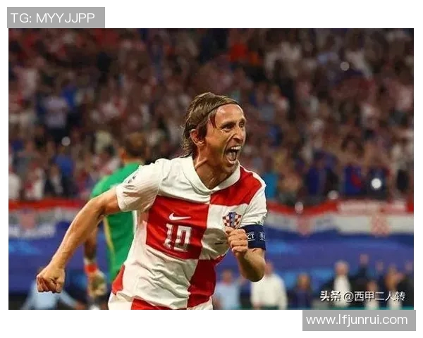 莫德里奇赛场爆发小插曲，裁判如何处理？